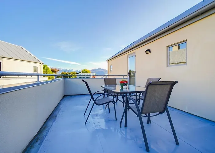 Sun, Space & Privacy In A Great Location! * Wanaka