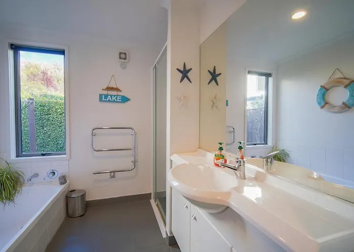 Sun, Space & Privacy In A Great Location! *