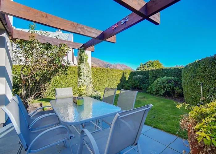 Sun, Space & Privacy In A Great Location! *
