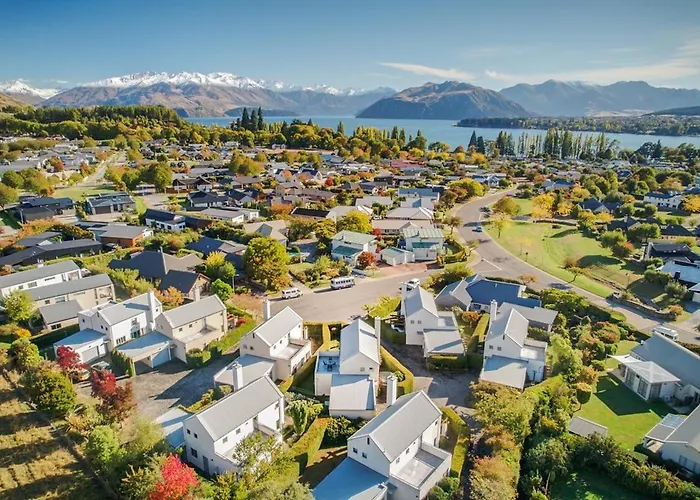 Sun, Space & Privacy In A Great Location! Wanaka
